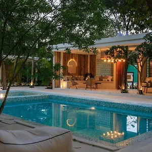 Charming Nature-inspired With Sultry Surroundings By Stella Appartement